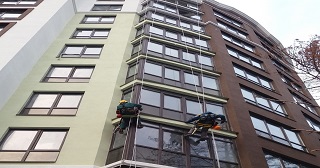 Установка крыши на балкон Черкесск цена от 1023 руб. м/2.